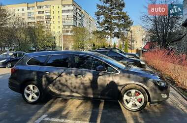 Универсал Opel Astra 2012 в 