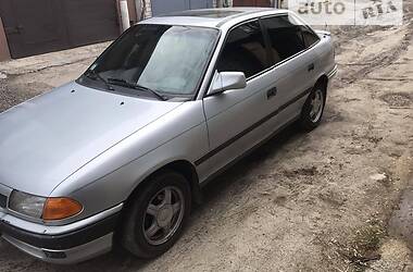 Седан Opel Astra 1994 в Черкасах