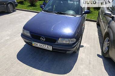 Універсал Opel Astra 1998 в Львові