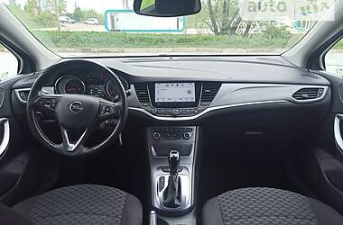 Хэтчбек Opel Astra 2017 в Черновцах