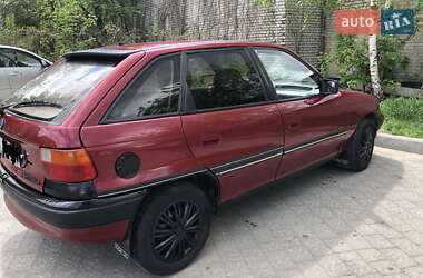 Хэтчбек Opel Astra 1992 в 