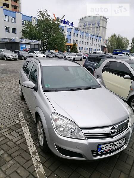 Універсал Opel Astra 2009 в Львові