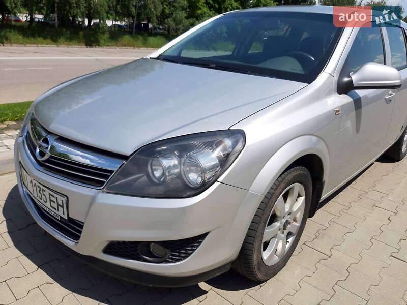 Универсал Opel Astra 2013 в Белой Церкви