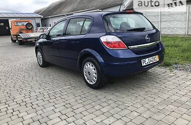 Хэтчбек Opel Astra 2006 в Нововолынске