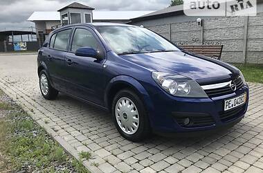 Хэтчбек Opel Astra 2006 в Нововолынске