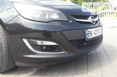 Универсал Opel Astra 2013 в Остроге