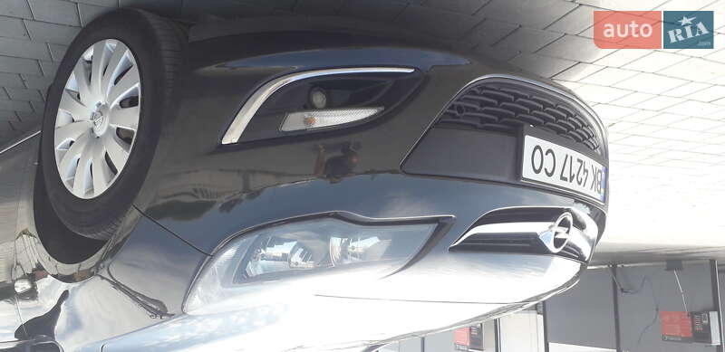 Универсал Opel Astra 2013 в Остроге