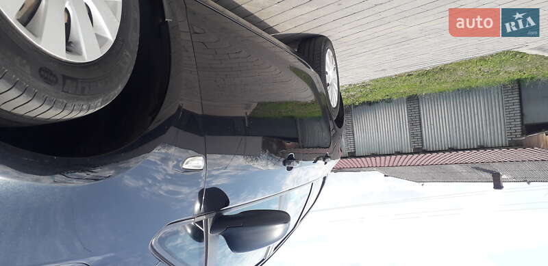 Универсал Opel Astra 2013 в Остроге