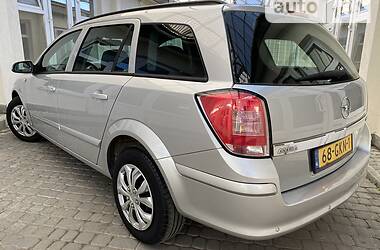 Универсал Opel Astra 2008 в Стрые