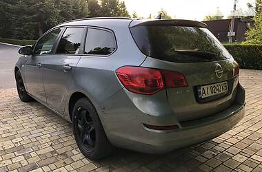 Универсал Opel Astra 2011 в Киеве