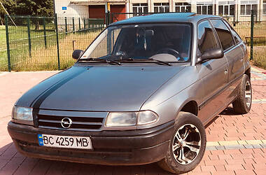 Хэтчбек Opel Astra 1995 в Жидачове