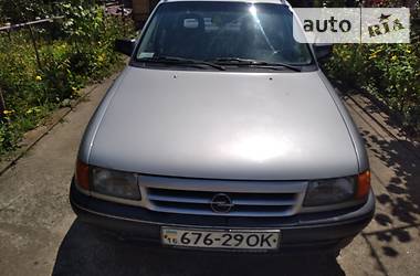 Седан Opel Astra 1993 в Одессе