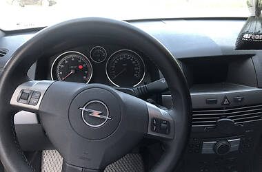 Хэтчбек Opel Astra 2004 в Днепре