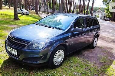 Универсал Opel Astra 2009 в Пулинах