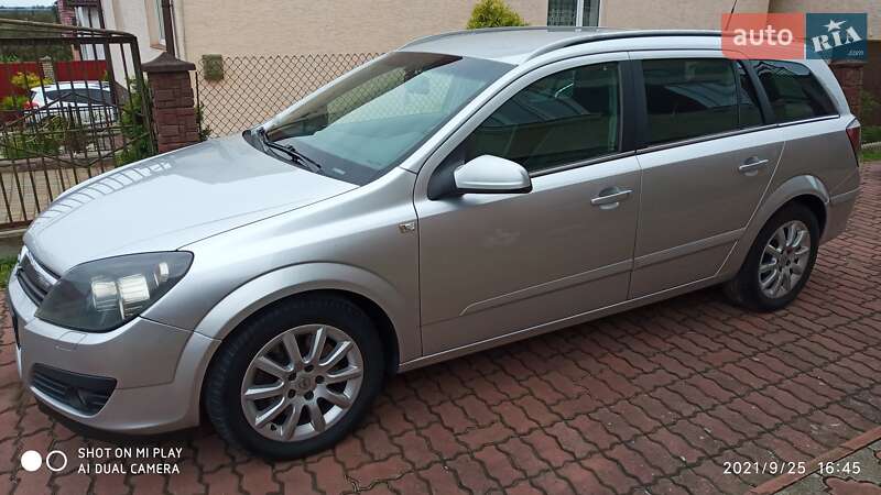 Универсал Opel Astra 2006 в Львове