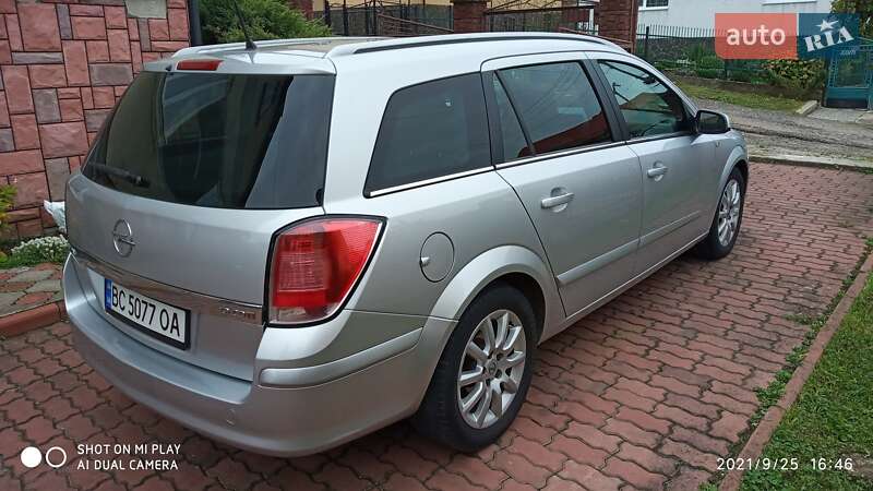 Универсал Opel Astra 2006 в Львове