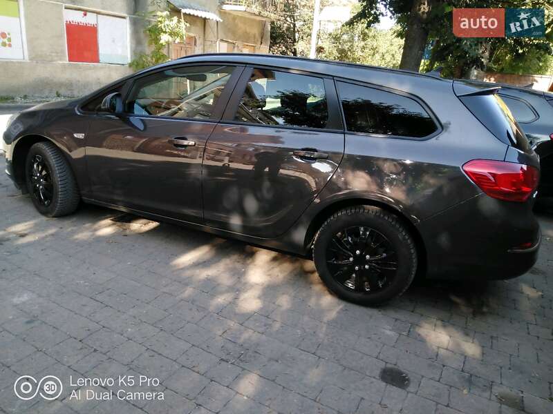 Універсал Opel Astra 2015 в Івано-Франківську