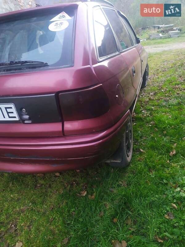 Седан Opel Astra 1992 в Сколе фото 2 Седан Opel Astra 1992 в Сколе