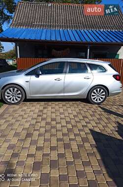 Универсал Opel Astra 2012 в Львове