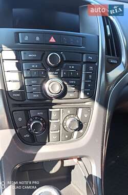 Универсал Opel Astra 2012 в 