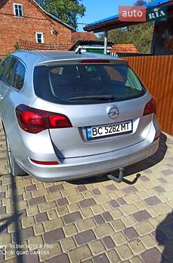 Универсал Opel Astra 2012 в Львове