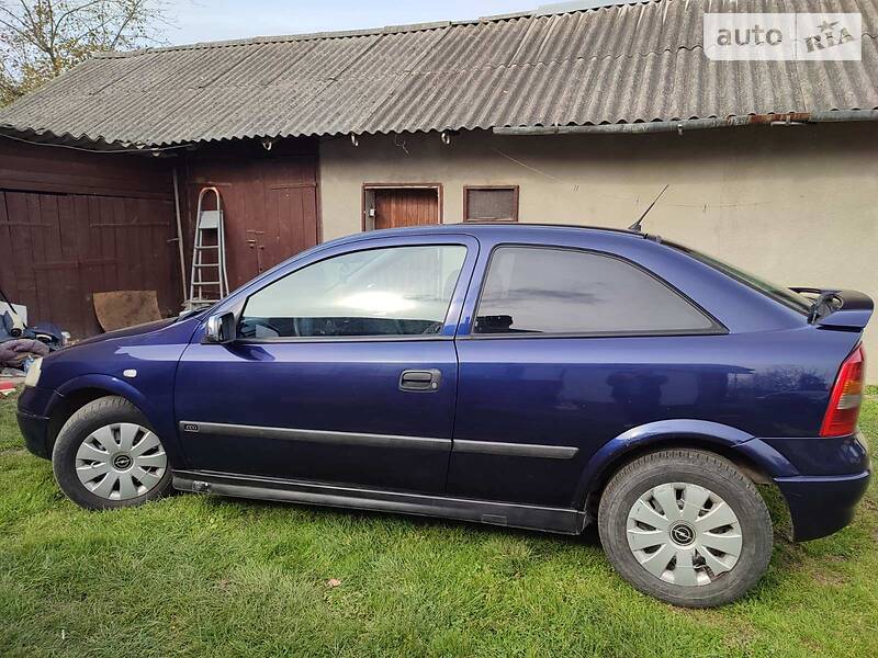 Хэтчбек Opel Astra 2000 в Калуше