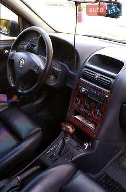 Хэтчбек Opel Astra 1999 в 