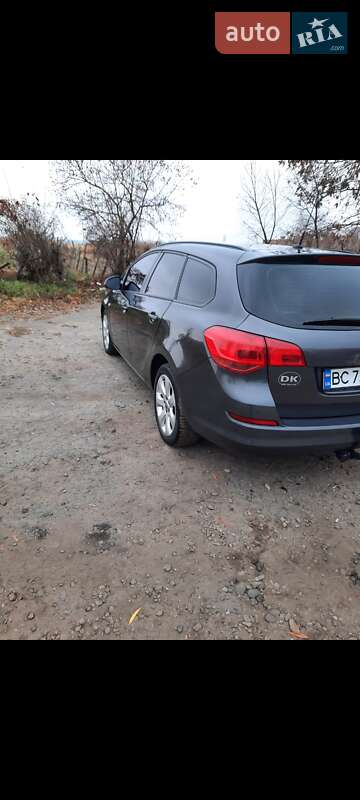 Універсал Opel Astra 2010 в Шептицькому
