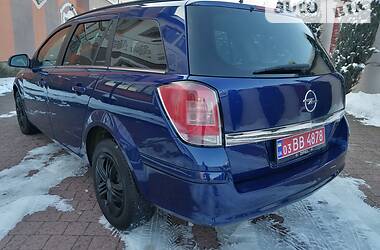 Универсал Opel Astra 2010 в Стрые