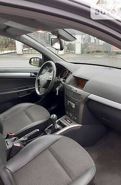 Универсал Opel Astra 2007 в Вараше