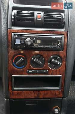 Универсал Opel Astra 2002 в 