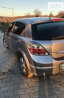 Хетчбек Opel Astra 2007 в Чернівцях