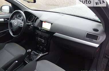 Универсал Opel Astra 2010 в Радивилове