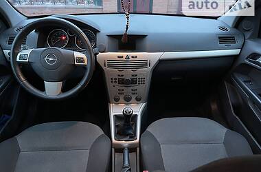 Универсал Opel Astra 2008 в Новой Каховке