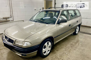 Универсал Opel Astra 1996 в Харькове