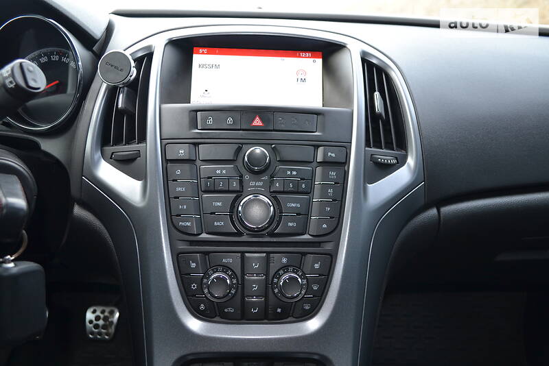 Универсал Opel Astra 2014 в Первомайске