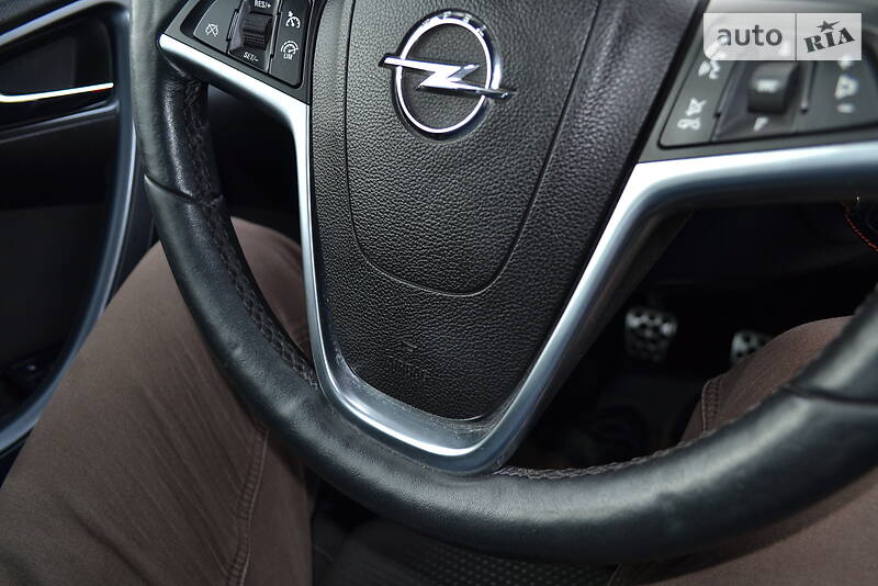 Универсал Opel Astra 2014 в Первомайске