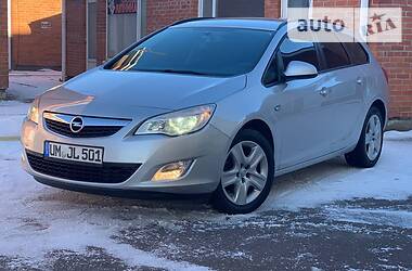 Универсал Opel Astra 2012 в Дрогобыче