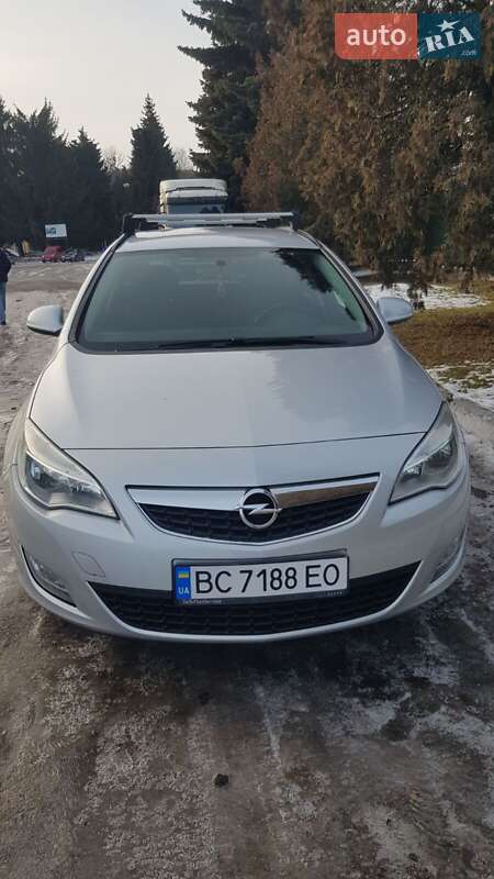 Opel Astra 2011