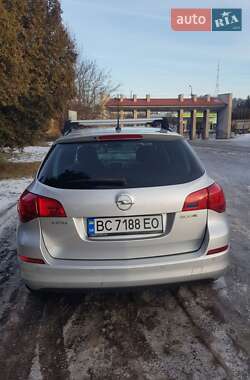 Универсал Opel Astra 2011 в Львове