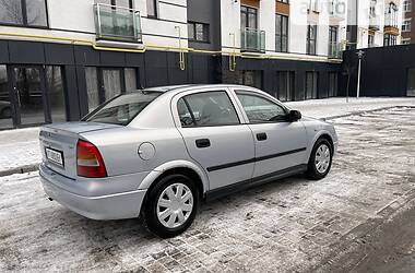 Седан Opel Astra 2004 в Ивано-Франковске