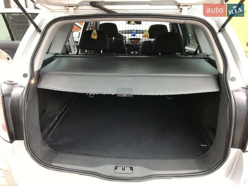 Универсал Opel Astra 2010 в Дрогобыче