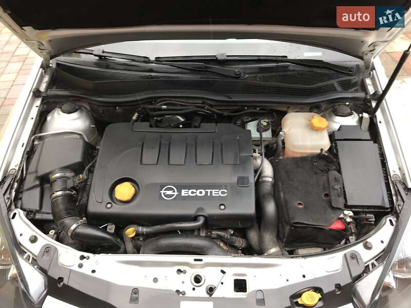 Универсал Opel Astra 2010 в Дрогобыче