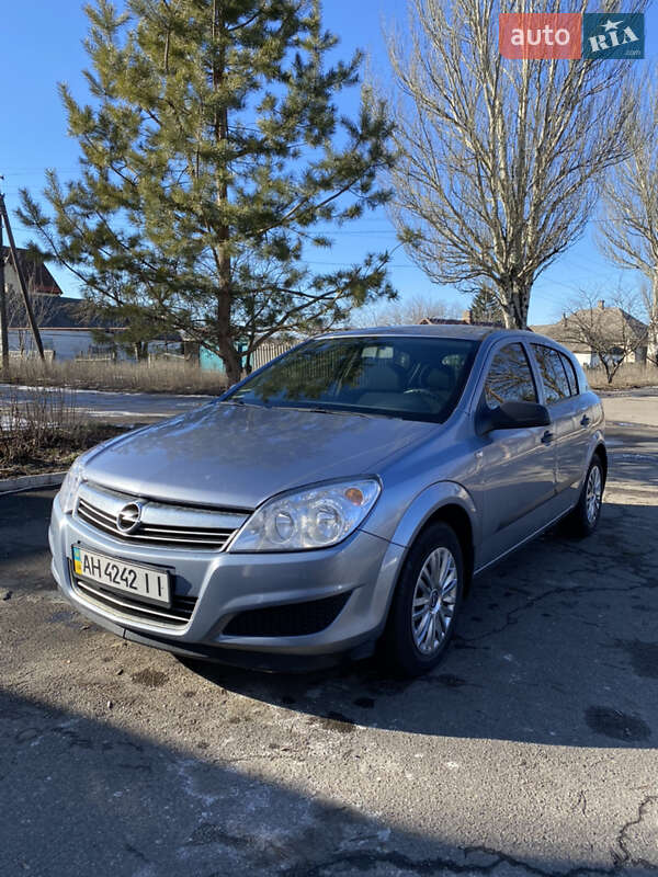 Хэтчбек Opel Astra 2008 в 