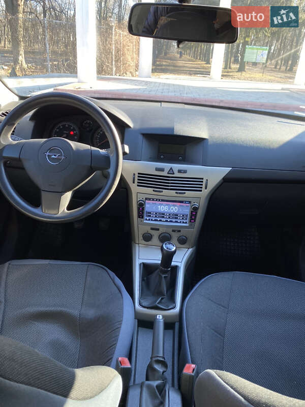 Хэтчбек Opel Astra 2008 в Луцке