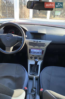 Хэтчбек Opel Astra 2008 в 