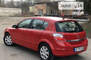 Хэтчбек Opel Astra 2004 в Дубно