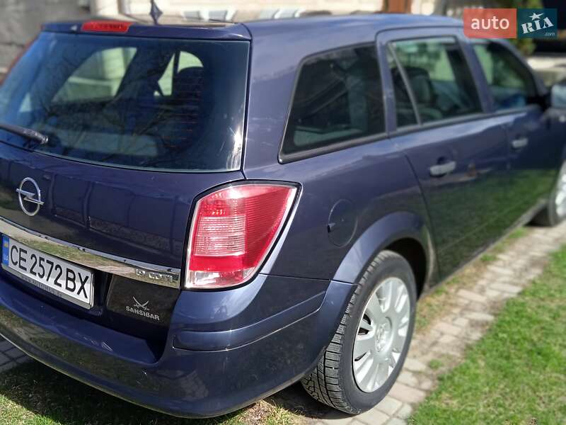 Универсал Opel Astra 2009 в Черновцах