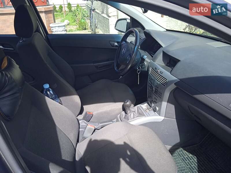 Универсал Opel Astra 2009 в Черновцах