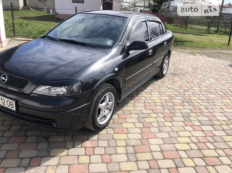 Седан Opel Astra 2008 в Львове